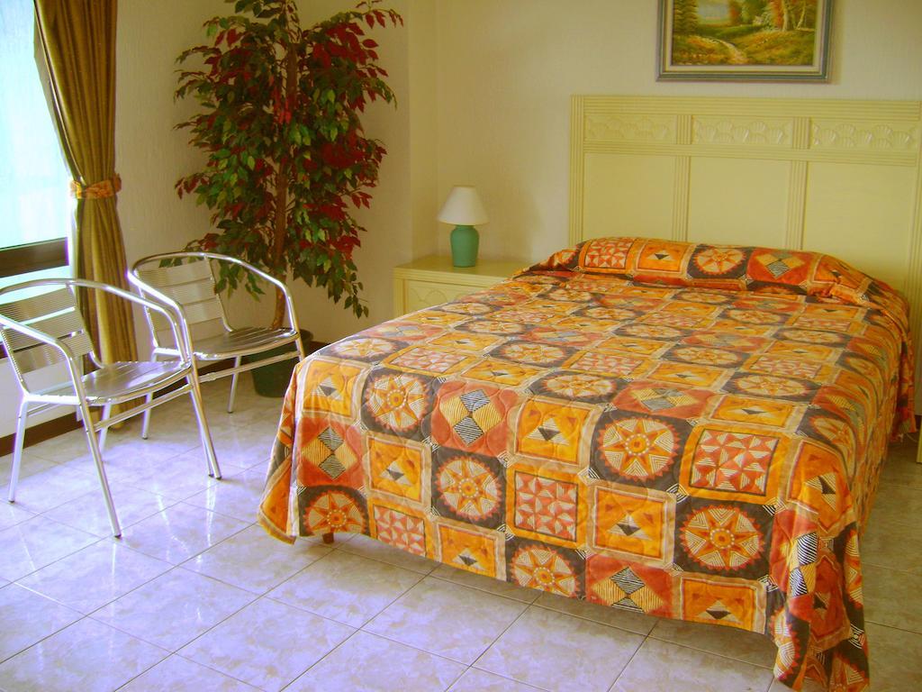 Hotel La Riviera De Atitlan باناخاتشيل الغرفة الصورة