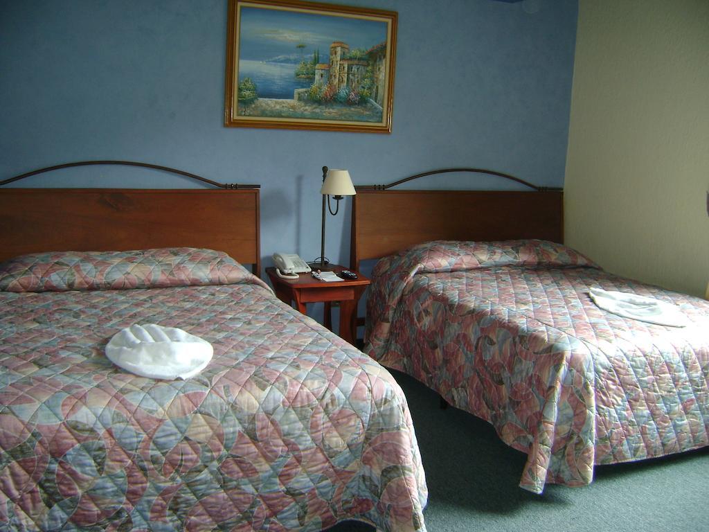 Hotel La Riviera De Atitlan باناخاتشيل الغرفة الصورة